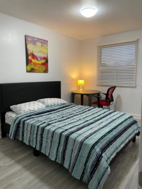 Toronto Midtown Room with Queen Bed